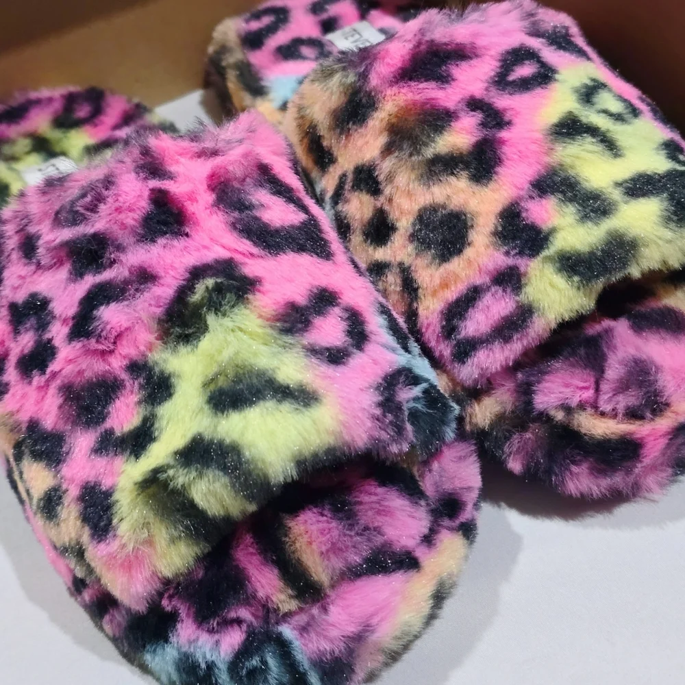 Steve Madden ✦ Frillz Slippers ✦ Faux Fur Animal Print w/ Open Toe & Grip Sole M